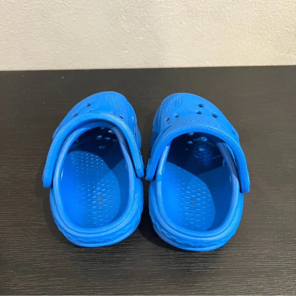CROCS bright blue